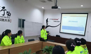 服務于心，管理于人——安徽淮南店職場禮儀與服務管理培訓 